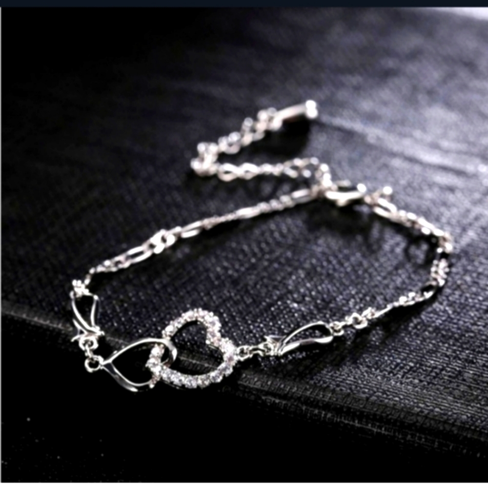 Absolutely gorgeous 925 sterling silver ankle bracelet with rhinestones